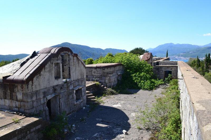Glamping Peninsula Lustica Rose Villa Tivat Exteriör bild